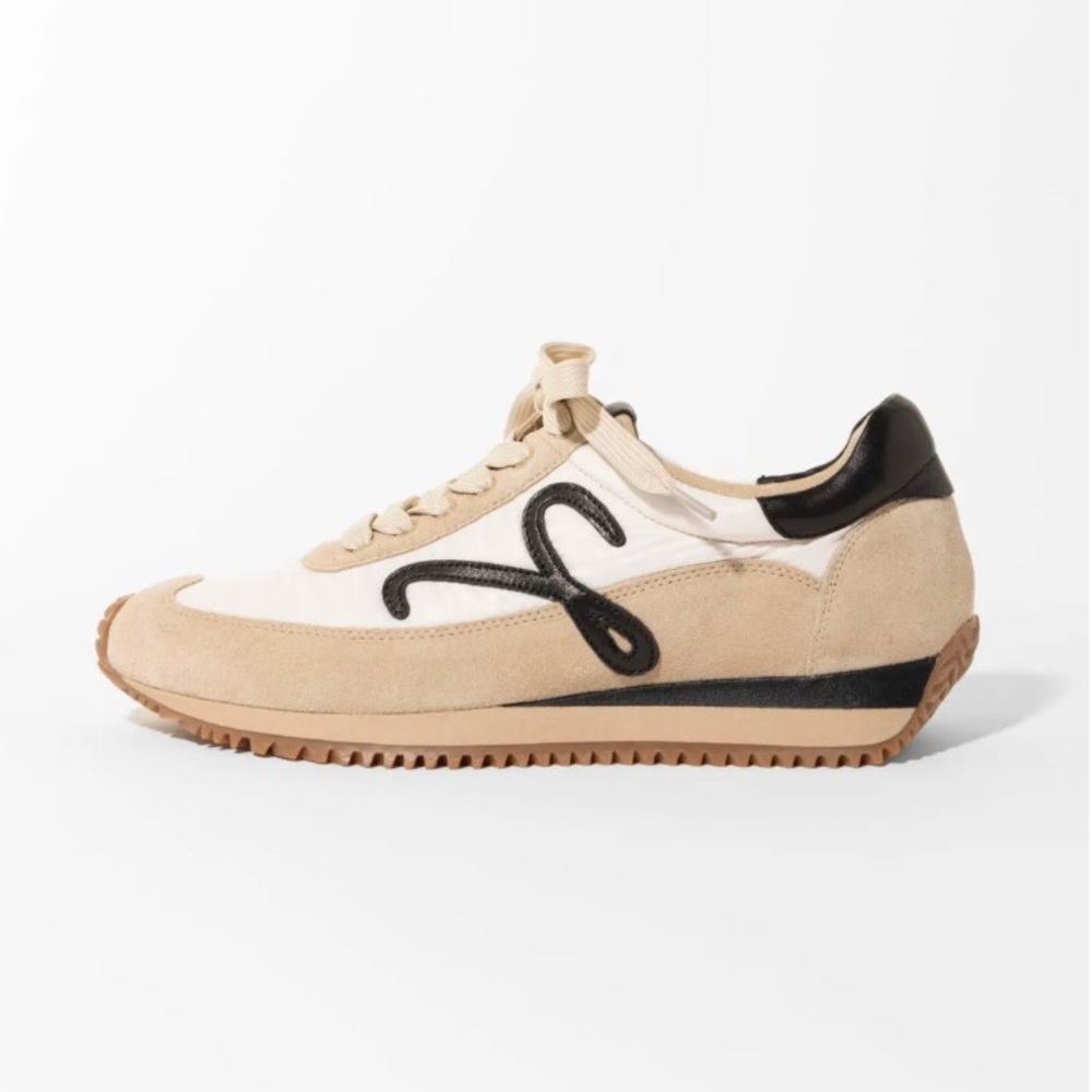 Vaneli Queen Flow Runner